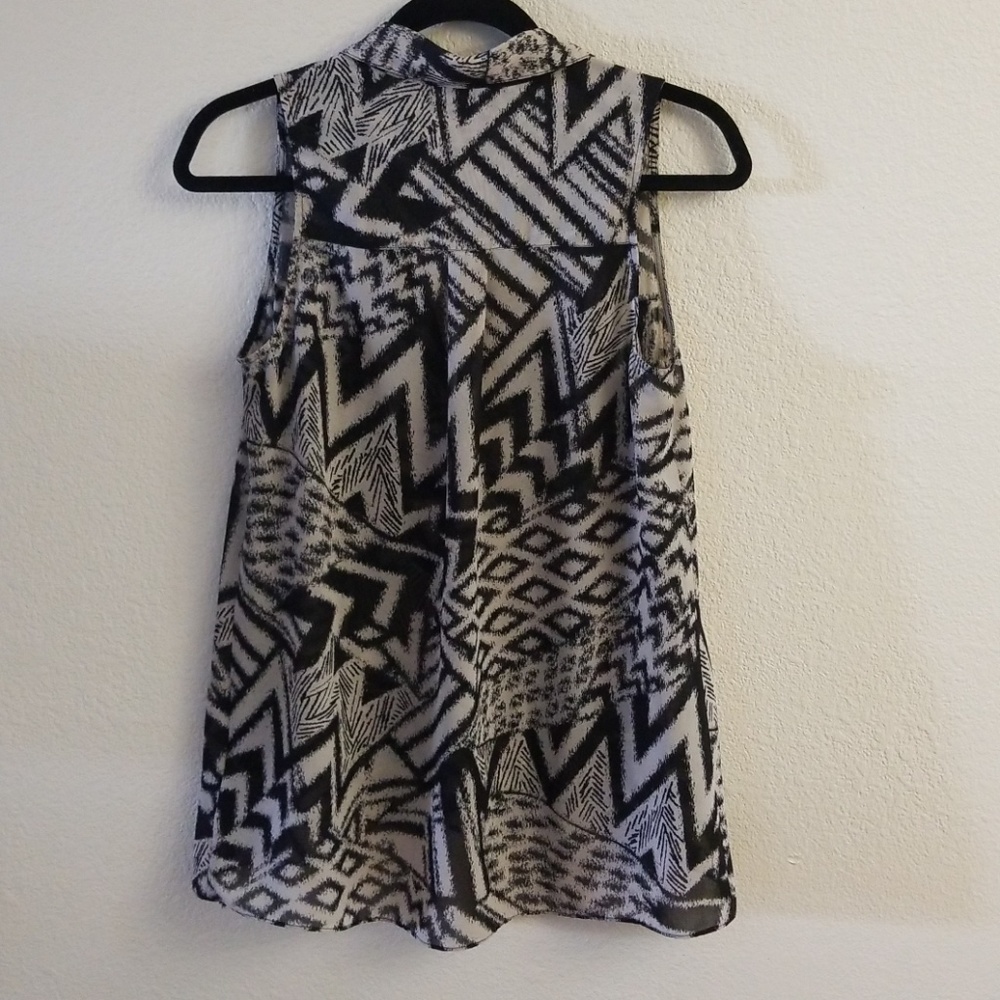 GUESS Shirt - Picture 4 of 4